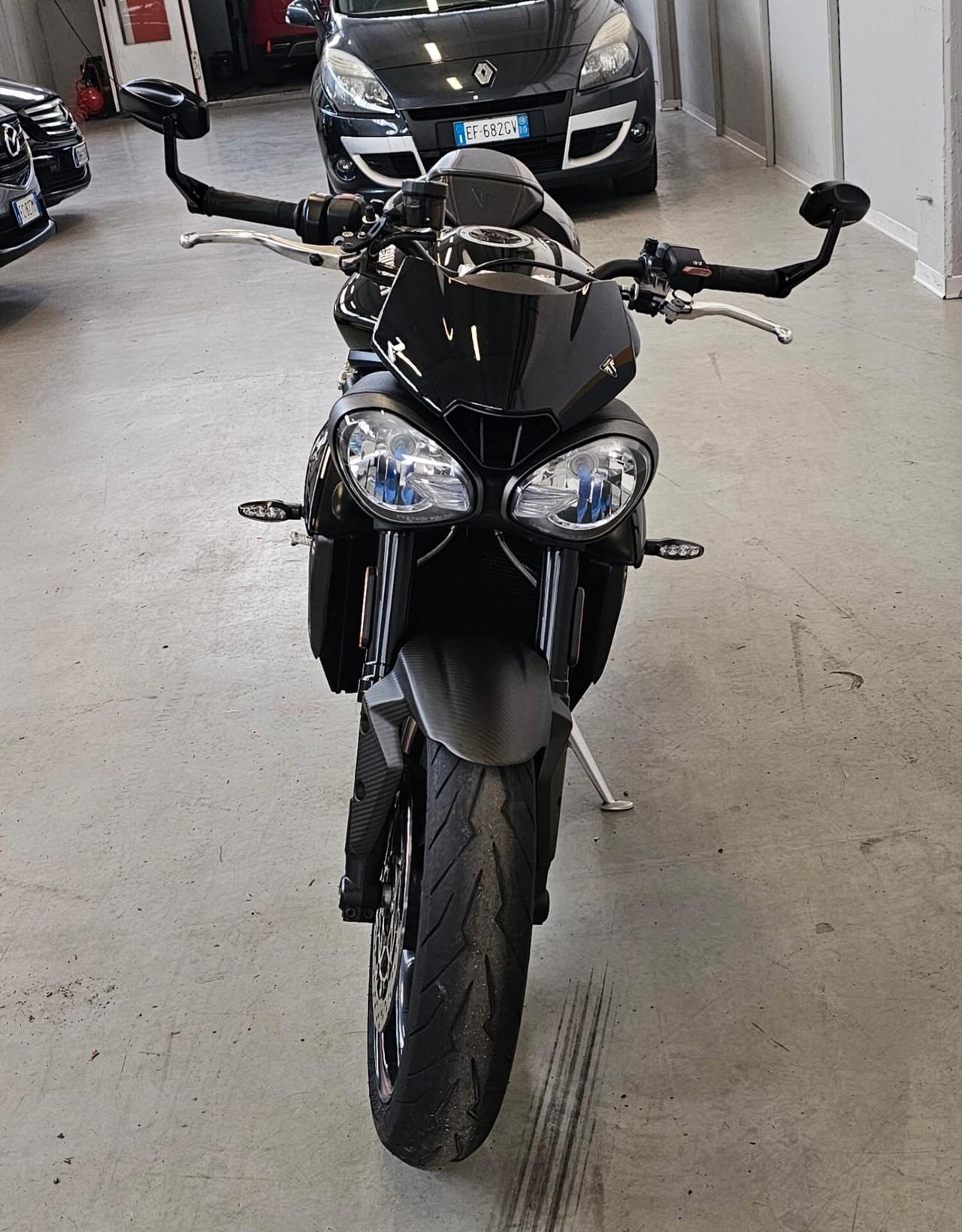 Triumph street triple R 765