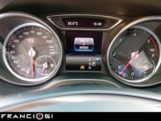 MERCEDES-BENZ CLA Shooting Brake 200 D Night edition 4Matic 7G D