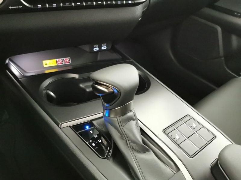 Lexus UX UX250H 2.0H ECVT 2WD DES MY23