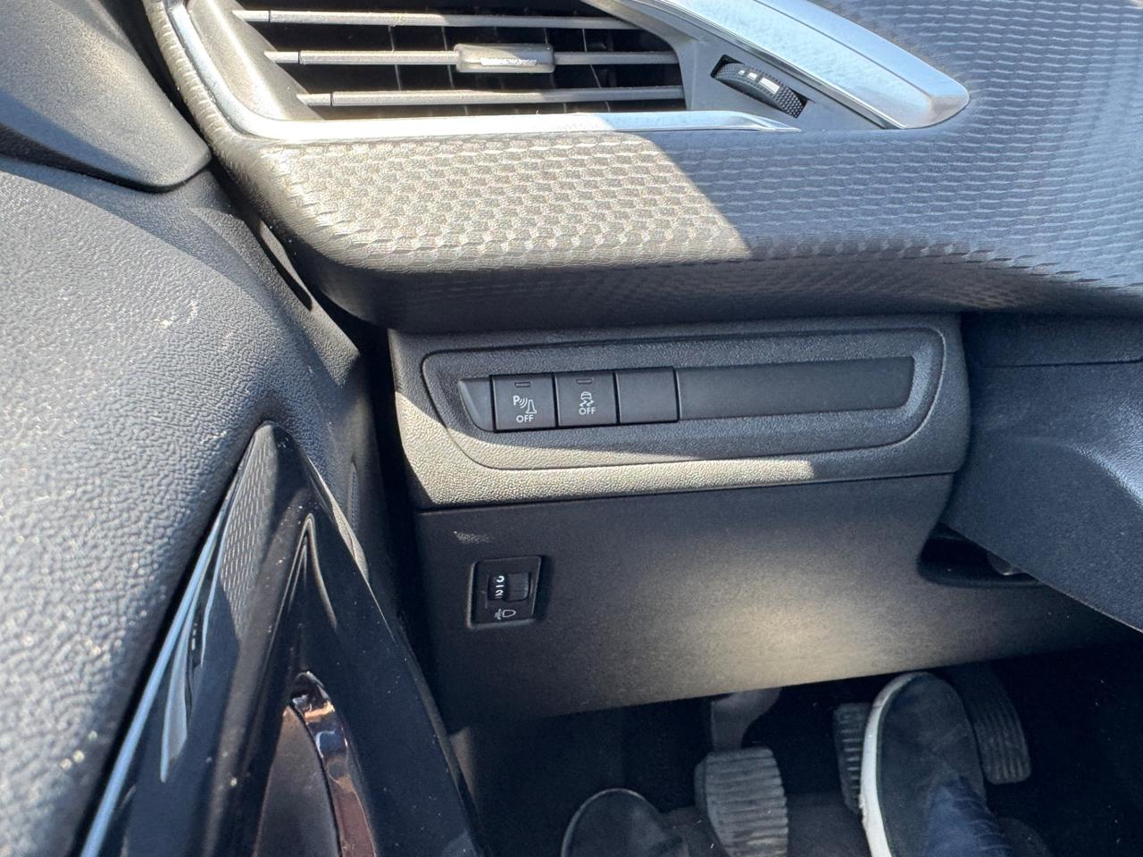 Peugeot 208 BlueHDi 100 5 porte Allure