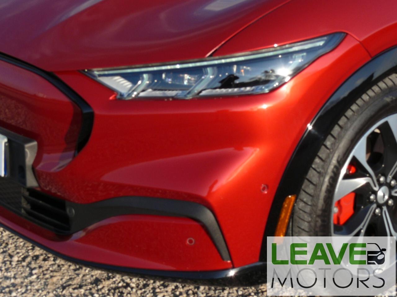 Ford Mustang Mach-E AWD 351 CV (M1483)