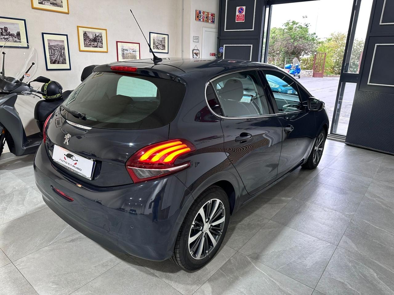 Peugeot 208 BlueHDi Allure - FULL - DA VETRINA - L