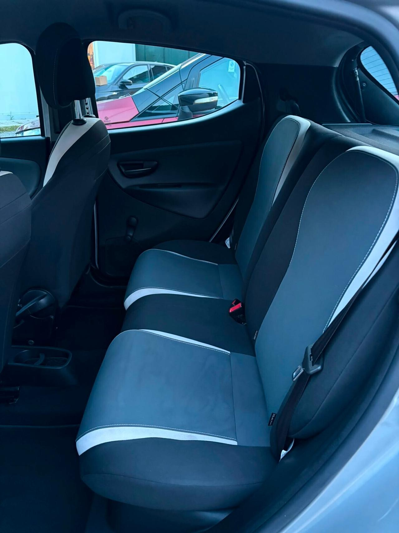Lancia Ypsilon 1.2 69 CV 5 porte S&S Silver