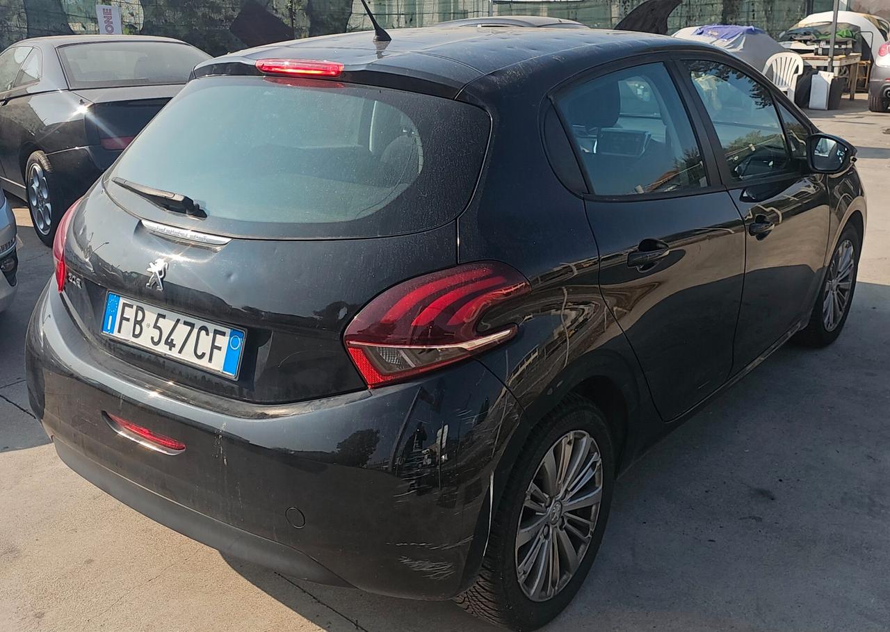 Peugeot 208 PureTech 82 5 porte Allure