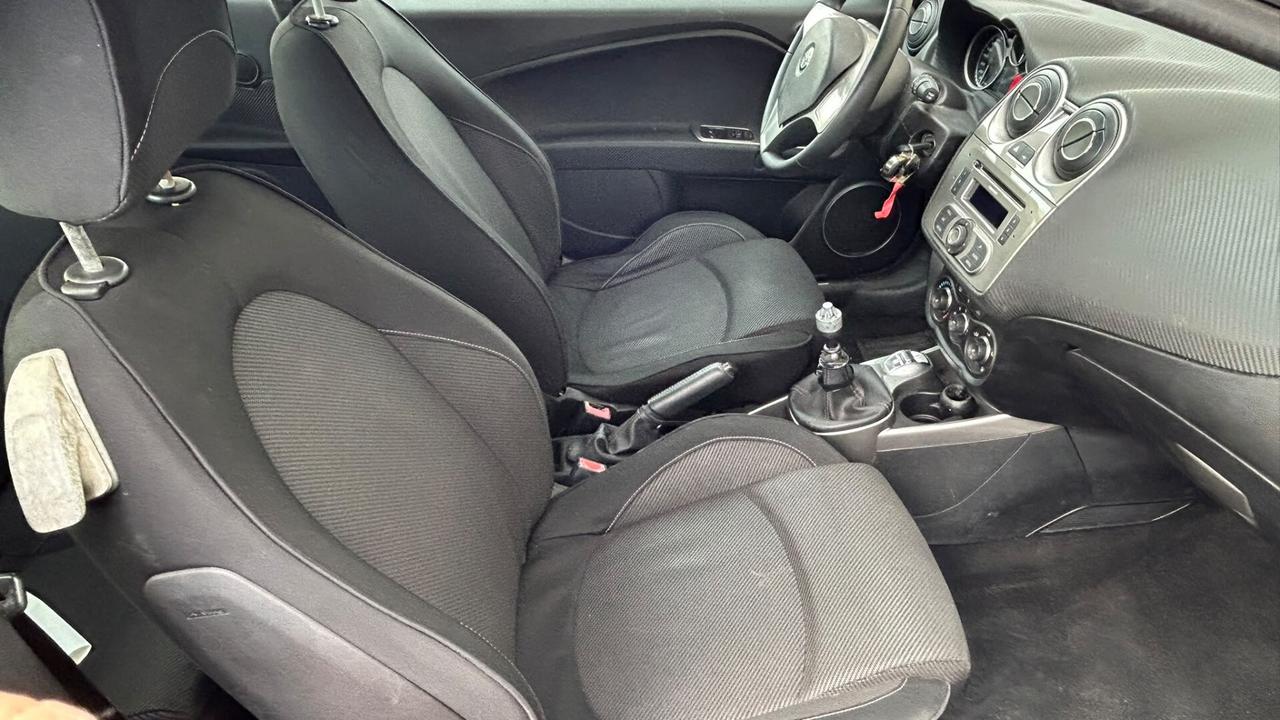 Alfa Romeo MiTo 1.6 JTDm 16V Distinctive Sport Pack