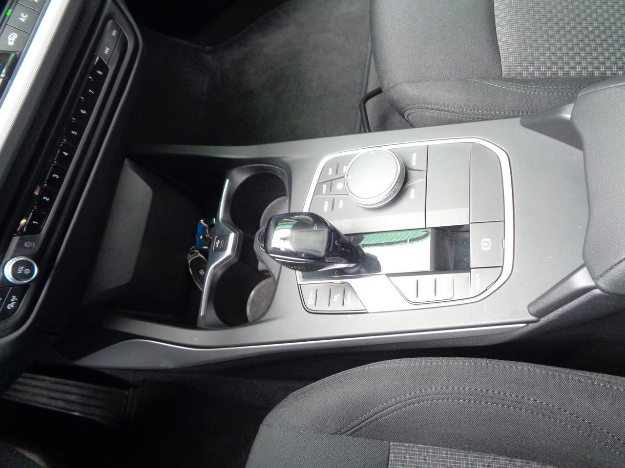 Bmw 116 116d 5p. Business Advantage