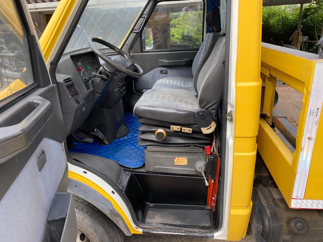 IVECO DAILY CARROATREZZI SCARRABILE