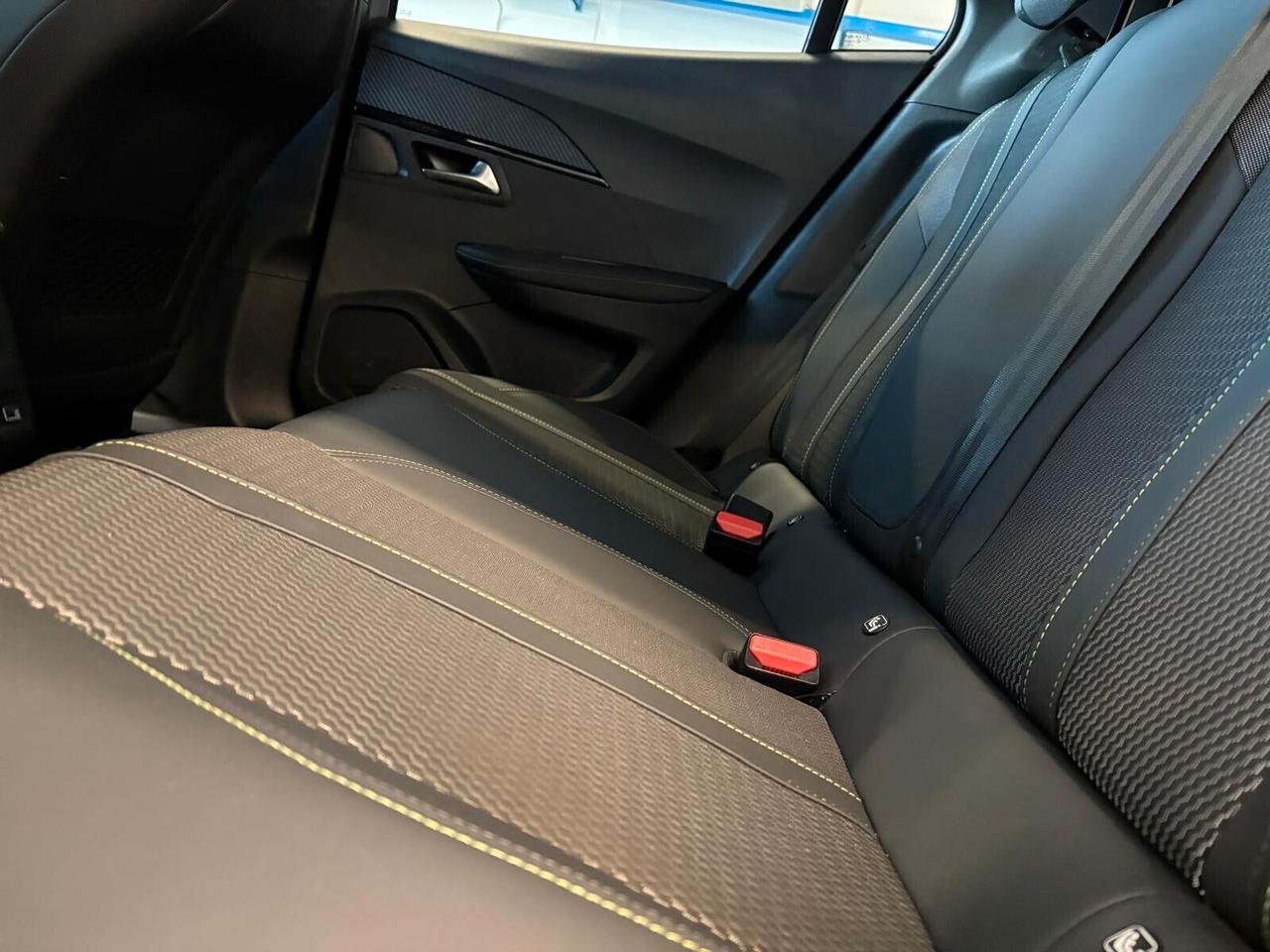 Peugeot 2008 GT PureTech 130 EAT8 SPOTICAR