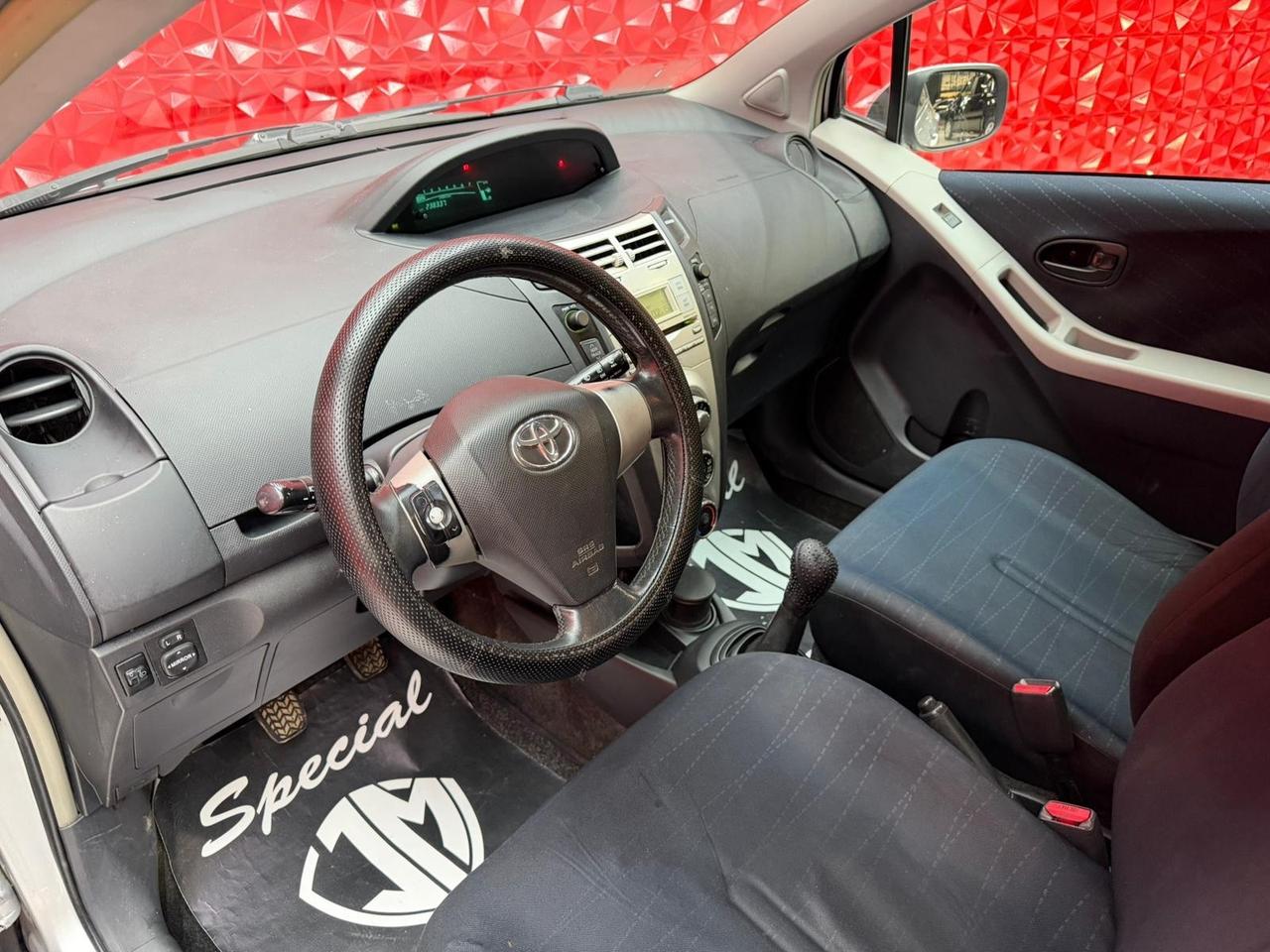 Toyota Yaris 1.0 5 porte Sol OK NEOPATENTATI