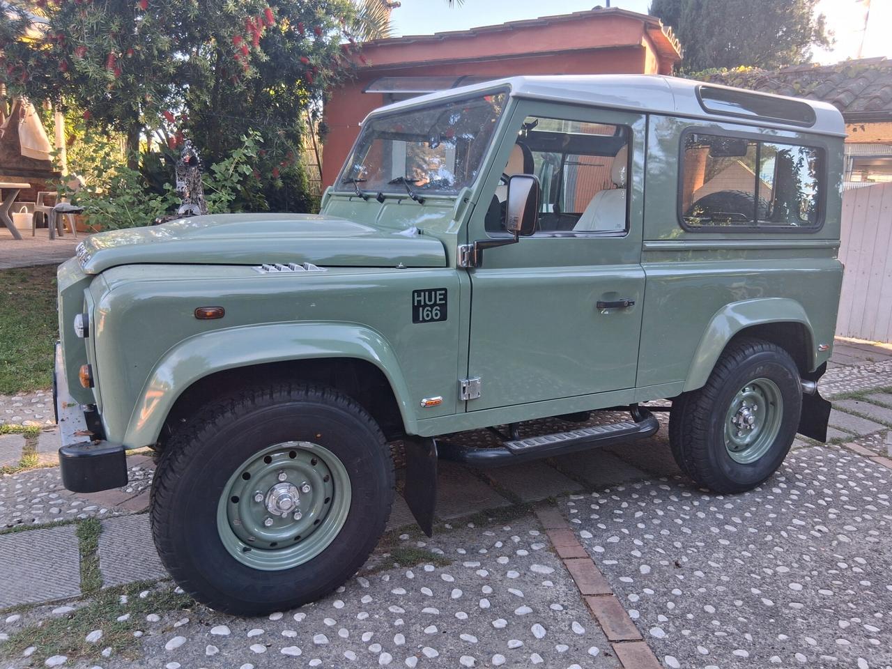 Land Rover Defender 90 2.2 TD4 Station Wagon E N1