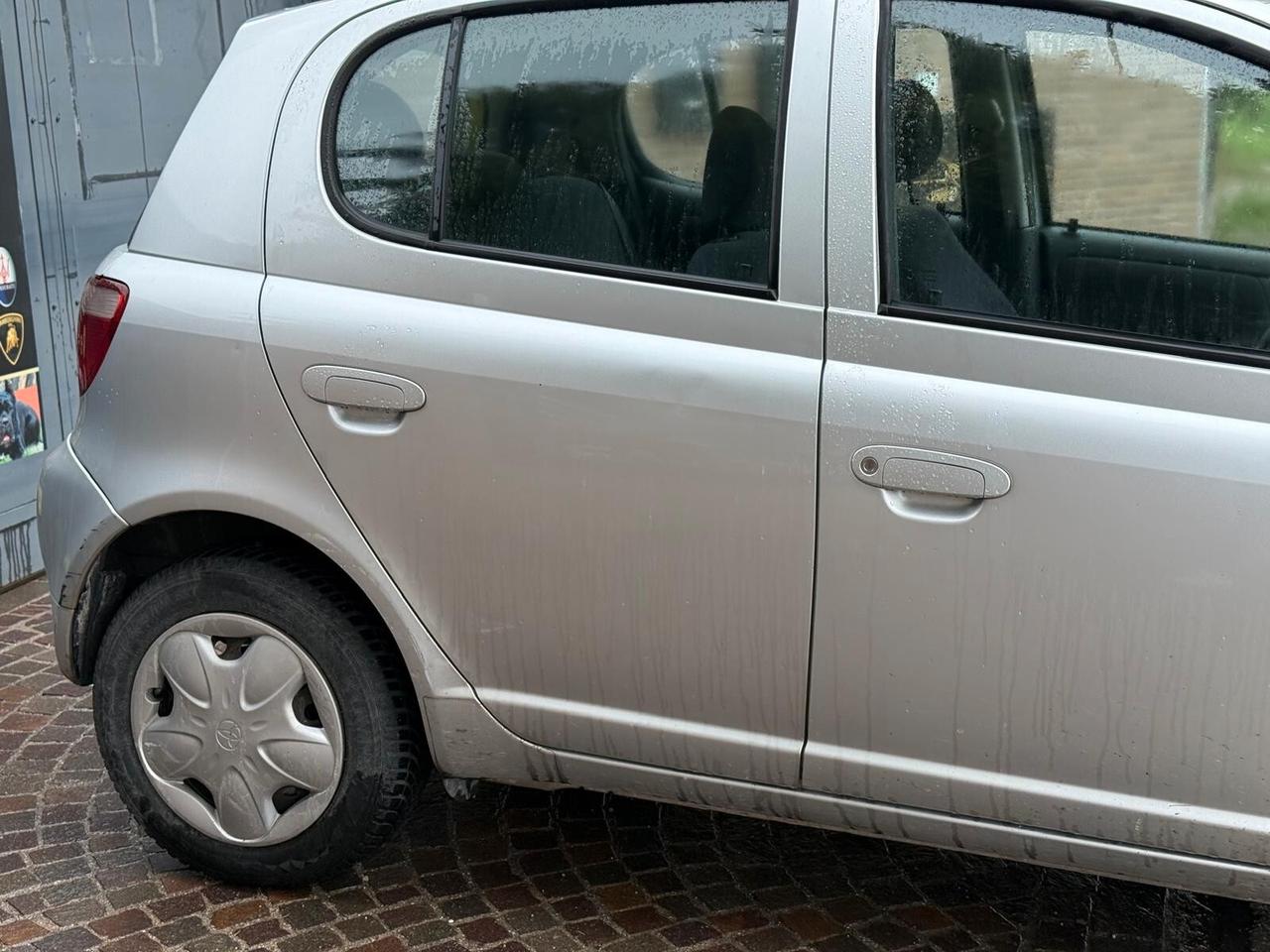 Toyota Yaris 1.0i 16V cat 5 porte Sol '03