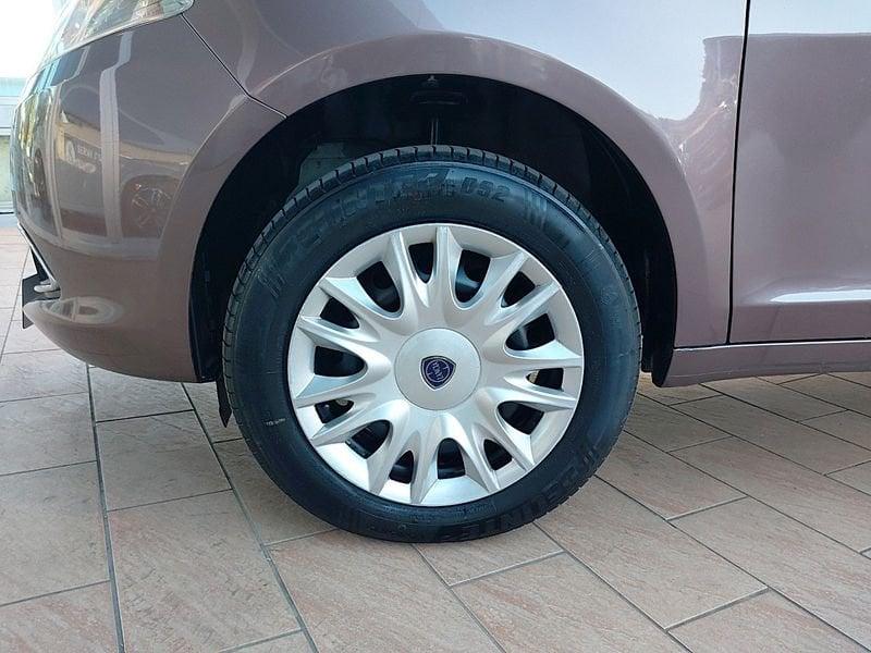 Lancia Ypsilon 0.9 Twinair 85 CV metano Ecochic Gold