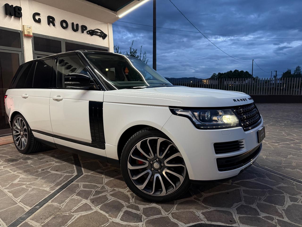 Land Rover Range Rover Vogue 3.0TDV6 black edition