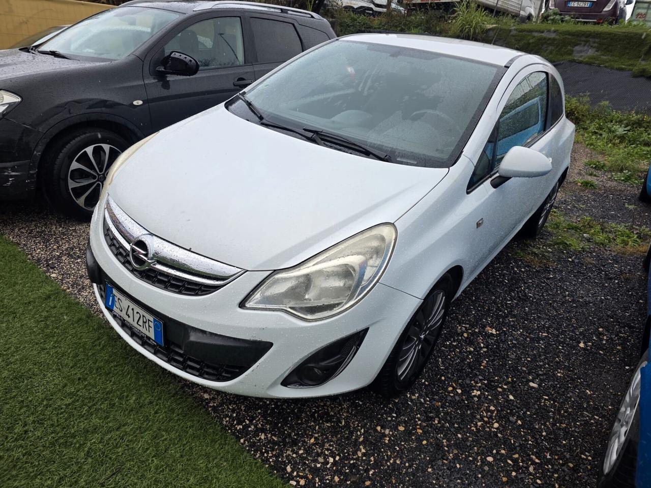 Opel Corsa 1.2 benzina euro 5 automatica 2013