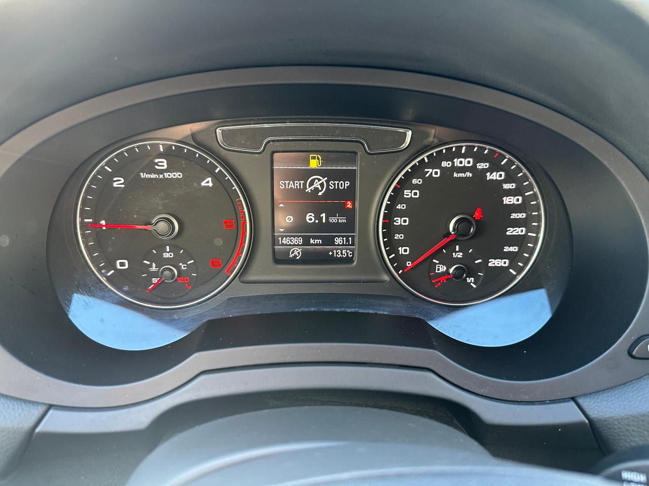 Audi Q3 2.0 TDI 120 CV Business