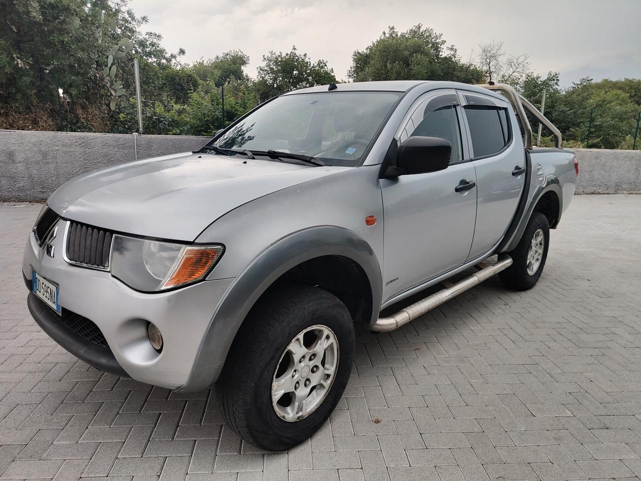 Mitsubishi L200 Mitsubishi L 200 2.5 DI-D/136CV doppia cabina