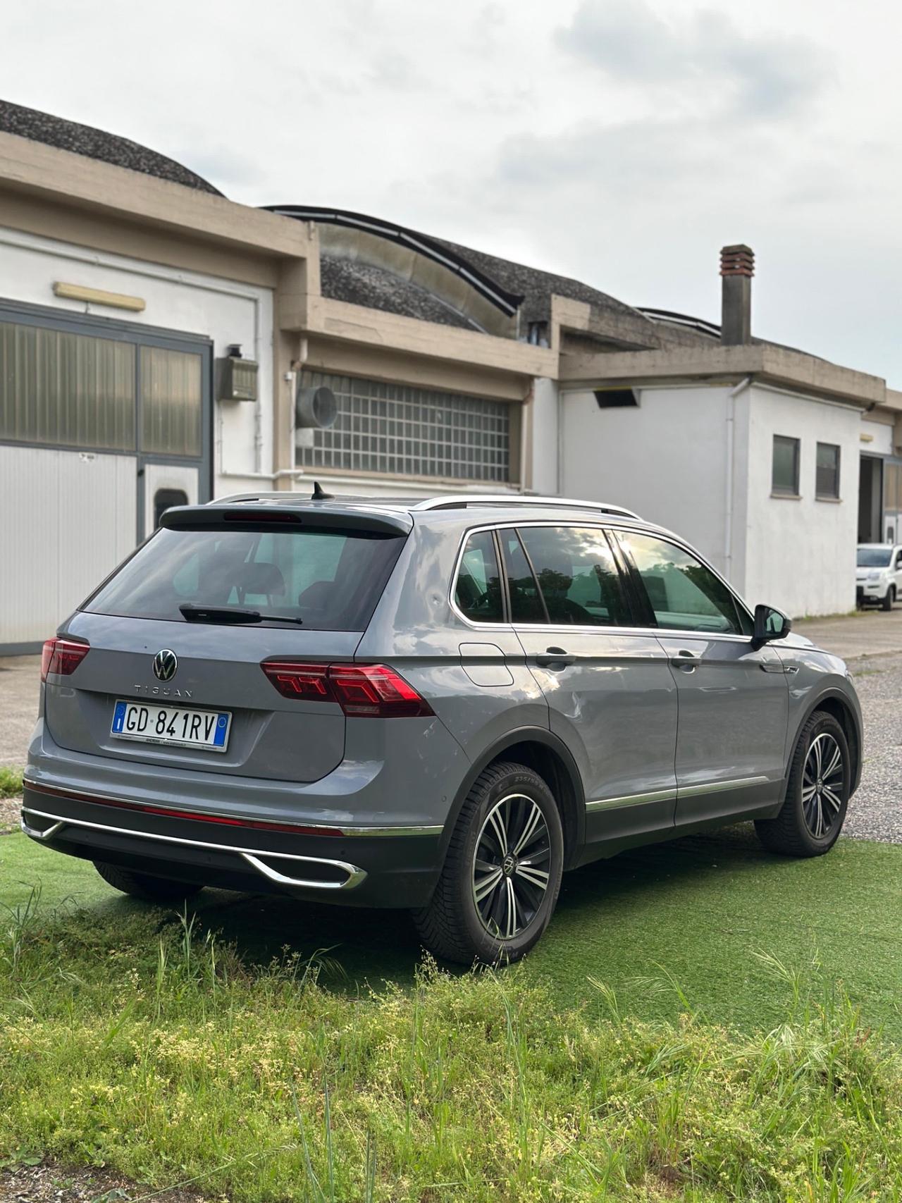 Volkswagen Tiguan 2.0 TDI 150 CV SCR DSG R-Line