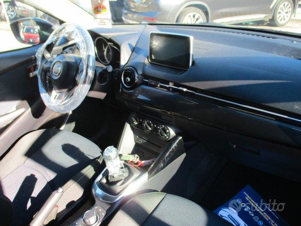 Mazda 2 III 1.5 BENZINA ESSENCE EURO6B 75cv *85000