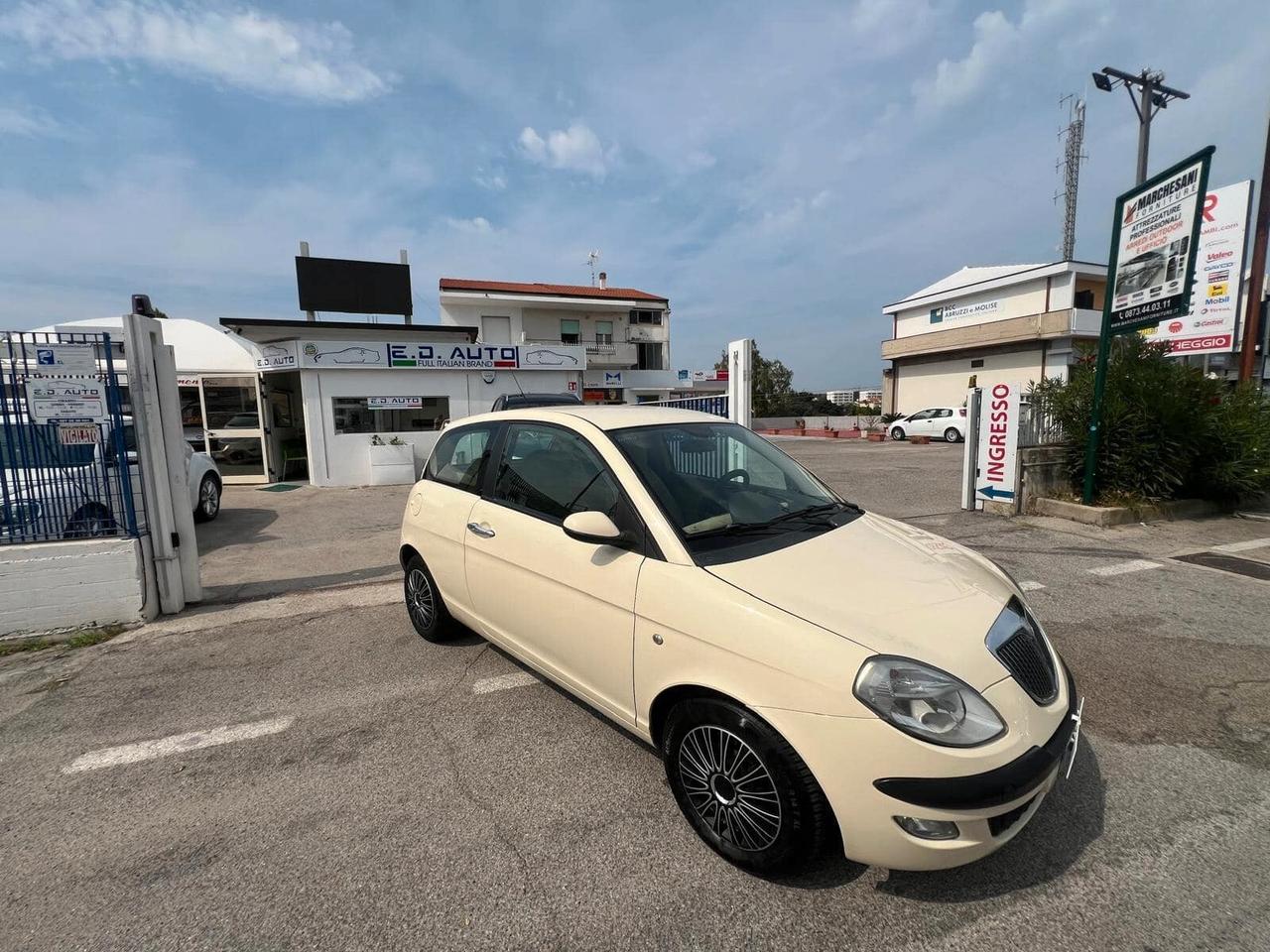 LANCIA YPSILON 1200BENZ ALLESTIMENTO ORO ECCELLENTI CONDIZIONI