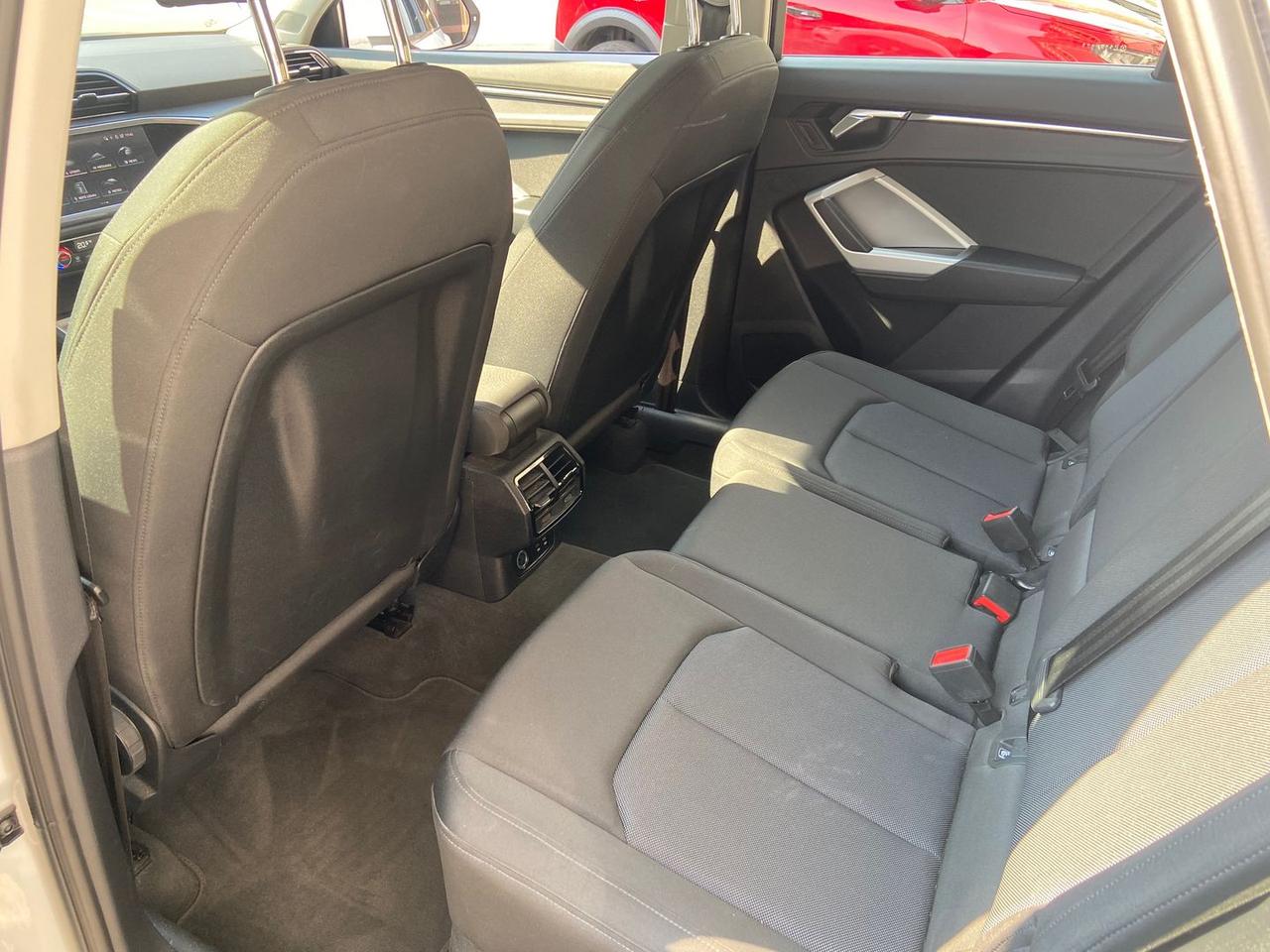 Audi Q3 Business Advanced 2.0 35 TDI #11442