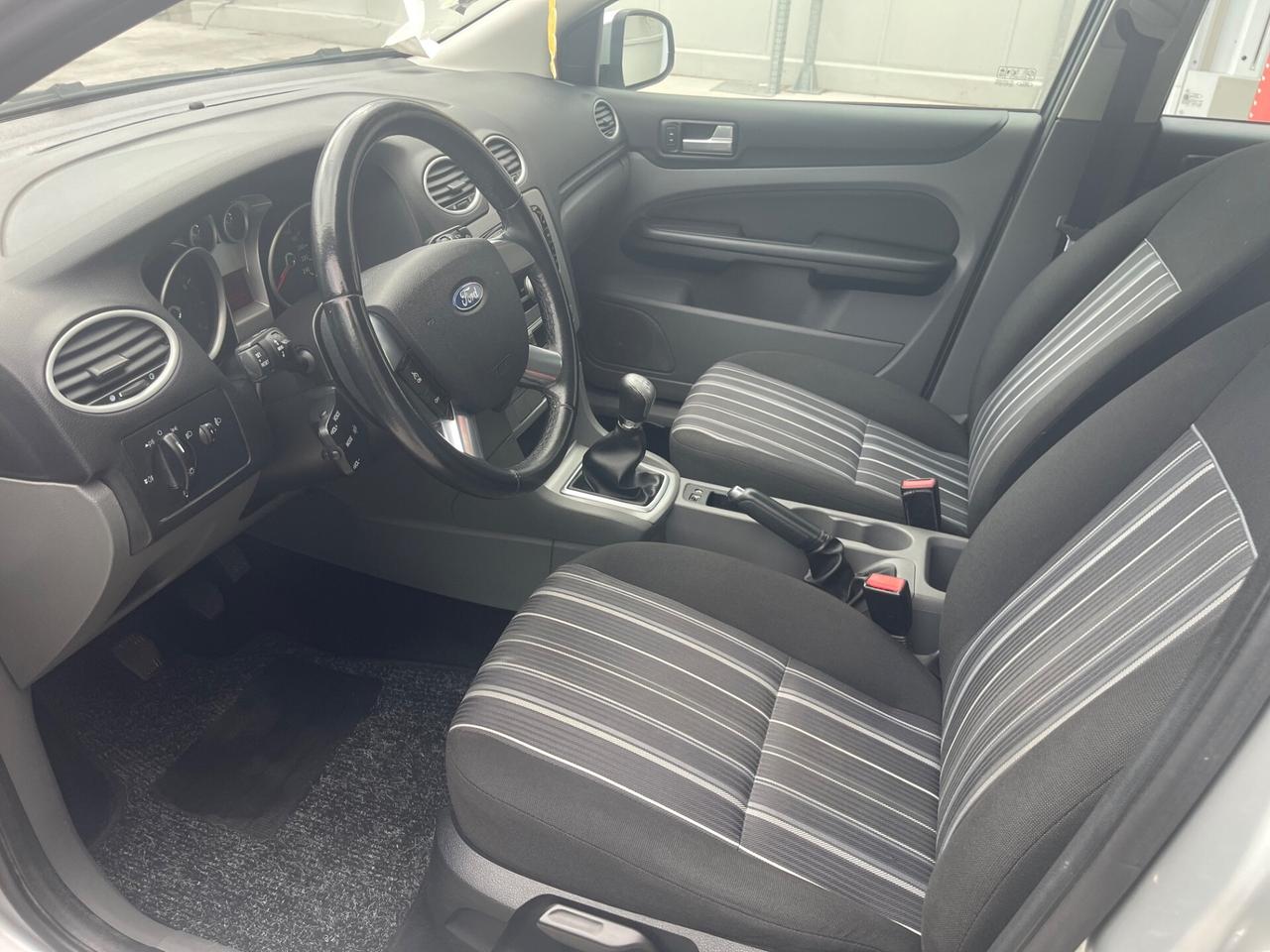 Ford Focus 1.6 105 CV SOLO 100 MILA KM