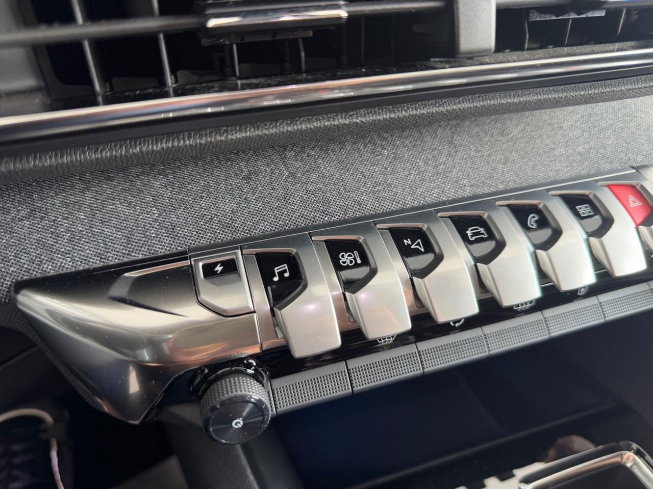 Peugeot 3008 1.6 PLUG-IN HYBRID 300 e-EAT8 GT