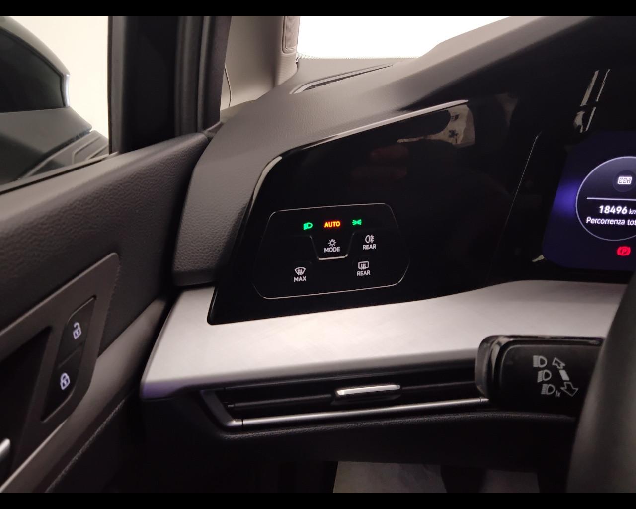 VOLKSWAGEN Golf VIII 2024 - Golf 2.0 tdi Life 115cv