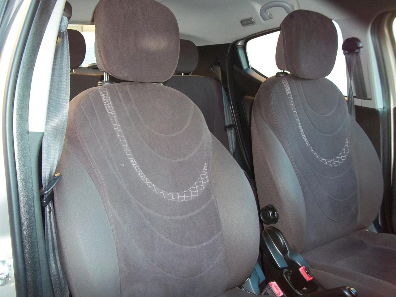 Lancia Ypsilon Gold 1.2 8v Ok neopatentati 5 posti Euro 5B