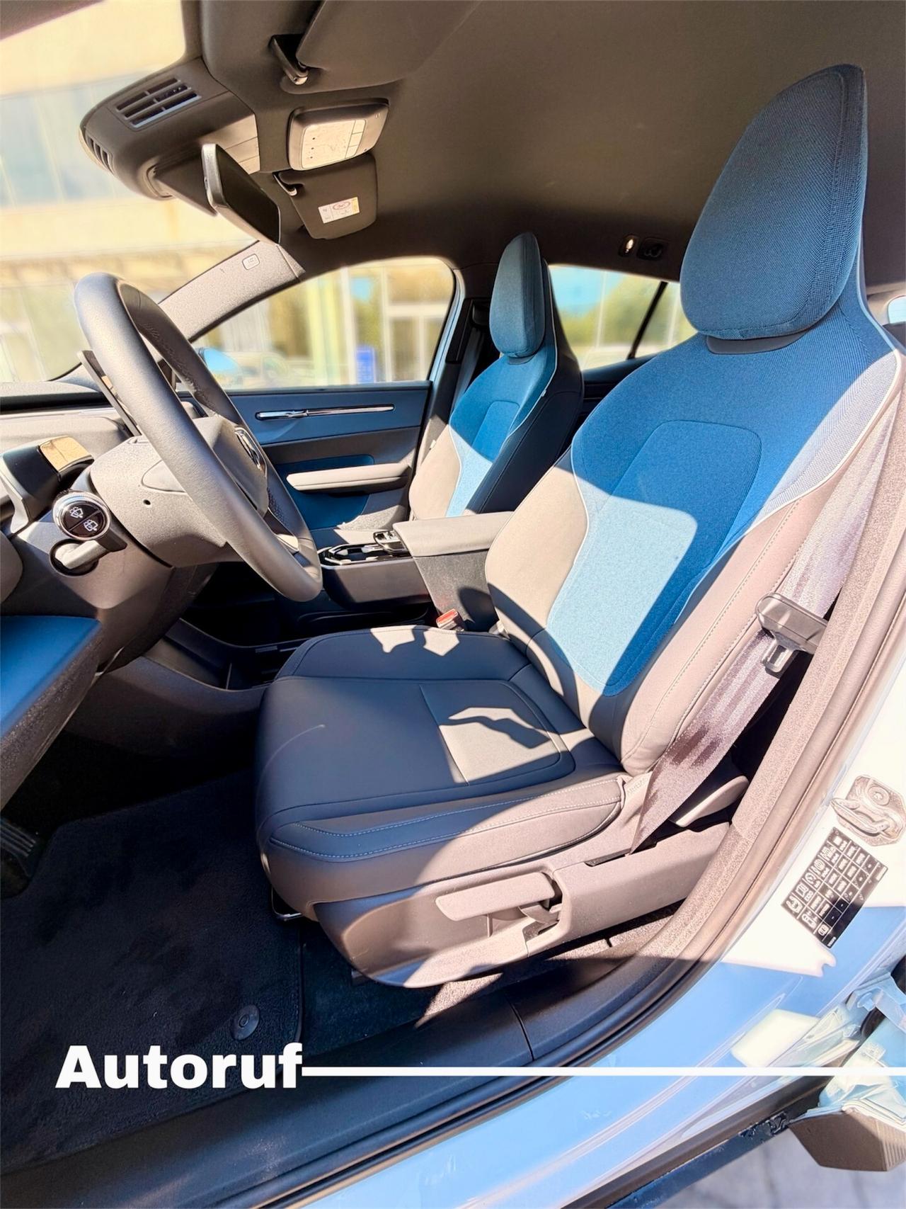 Volvo EX30 PLUS LONG RANGE ELECTRIC 475km