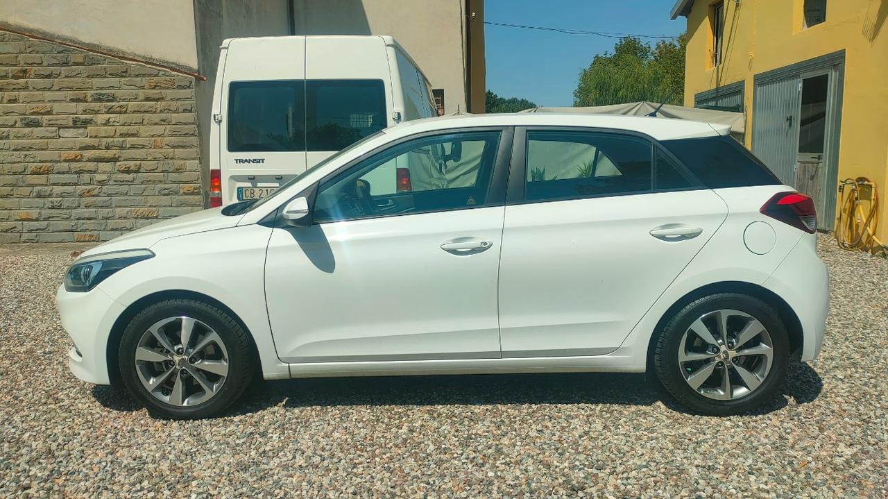 Hyundai i20 5 Porte 1.1 crdi Comfort 75cv