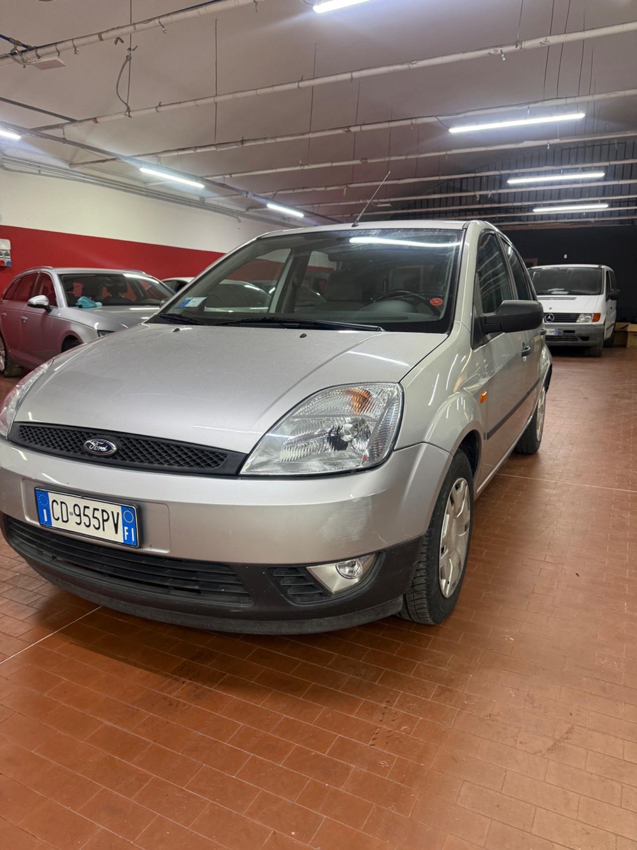 Ford Fiesta 1.2 16V 5p. Ghia