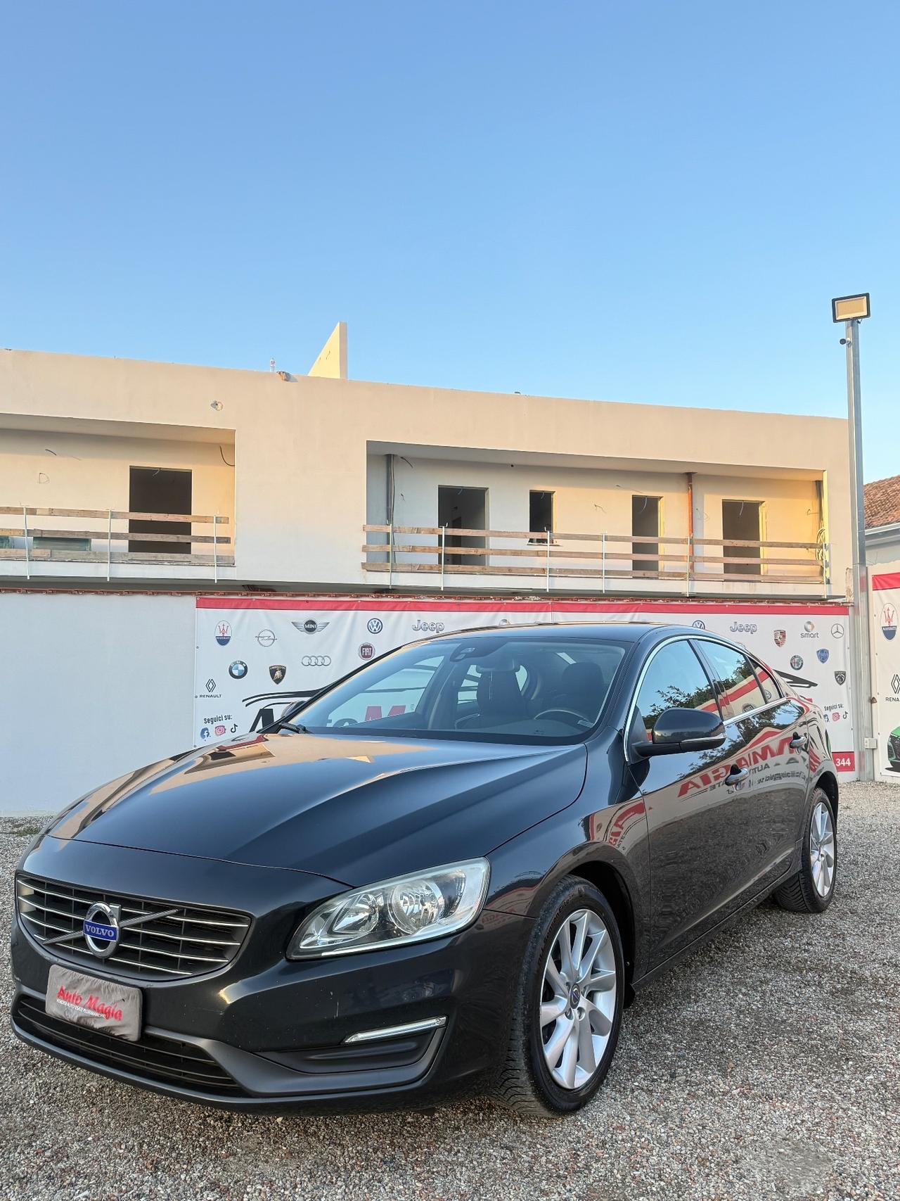 Volvo S60 D5 AWD Geartronic Momentum