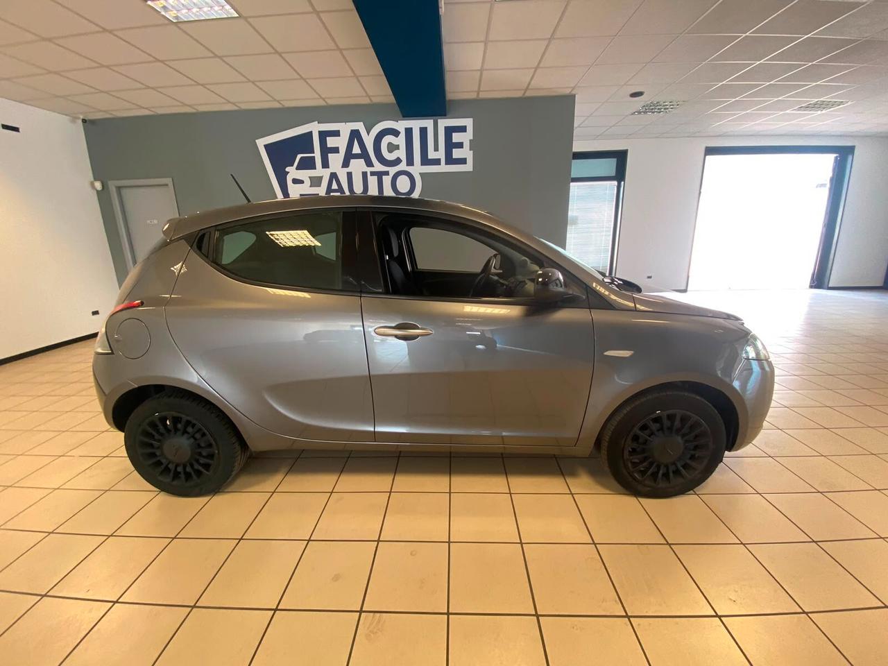Lancia Ypsilon 1.0 FireFly 5 porte S&S Hybrid Ecochic Gold