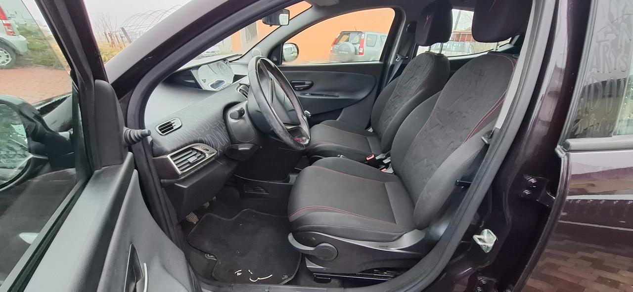 Lancia Ypsilon 1.2 69 CV 5 porte S&S Silver