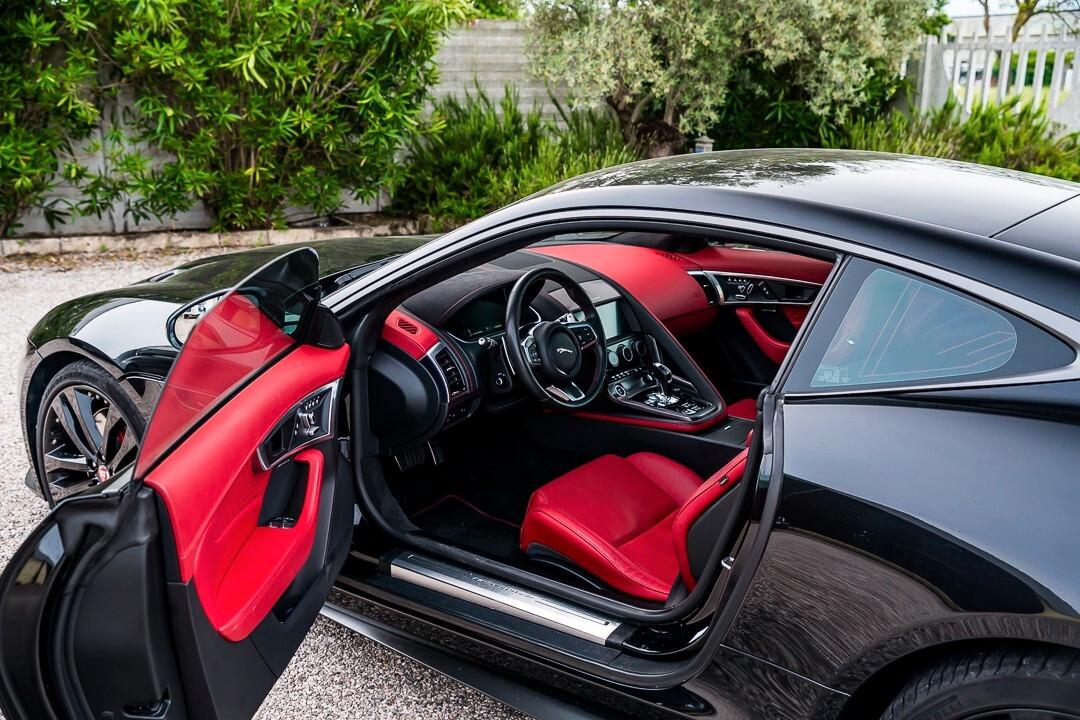 Jaguar F-Type 5.0 V8 First Edition 450 AWD
