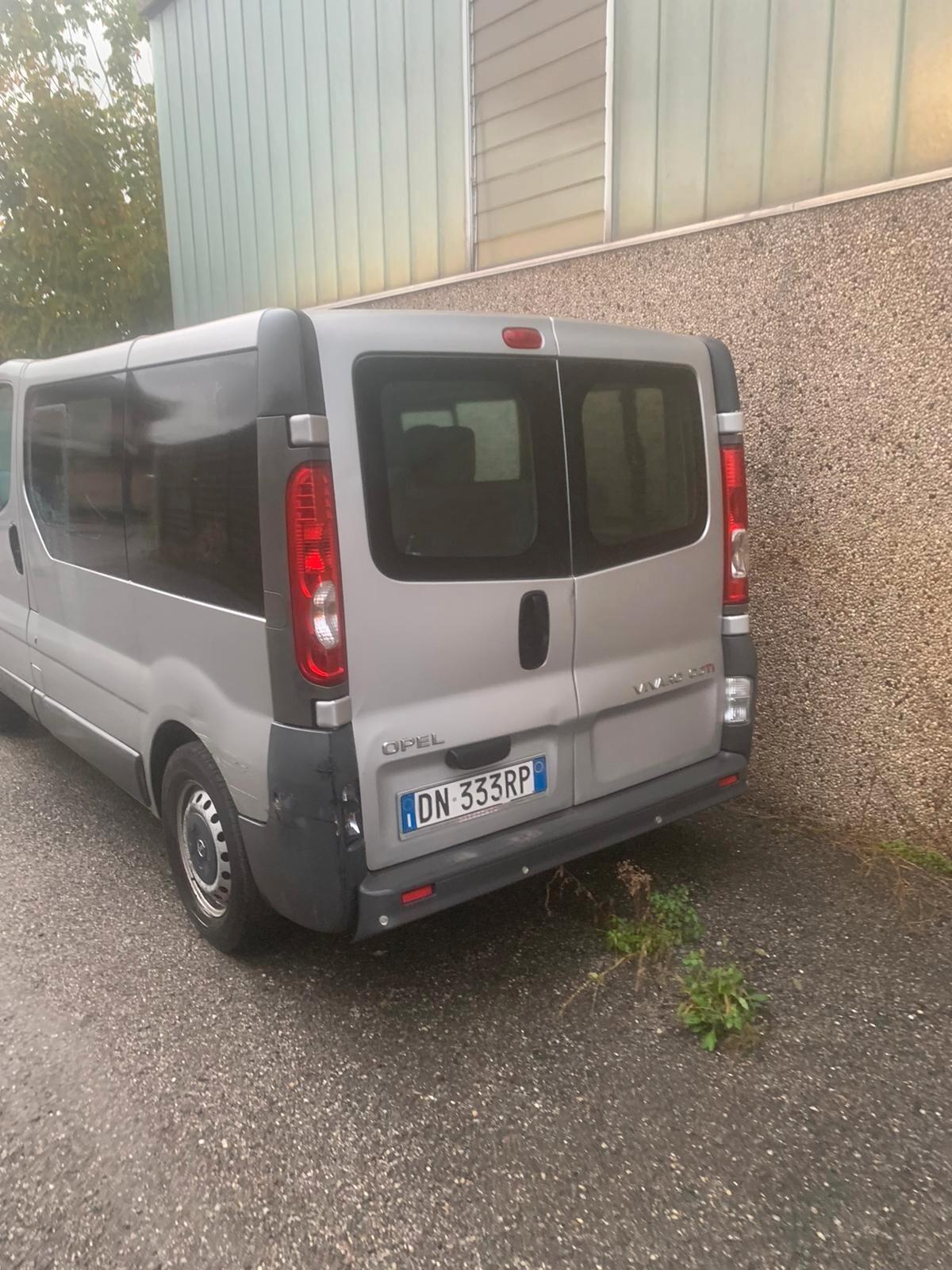 OPEL VIVARO 9 POSTI MOTORE FUSO/ROTTO