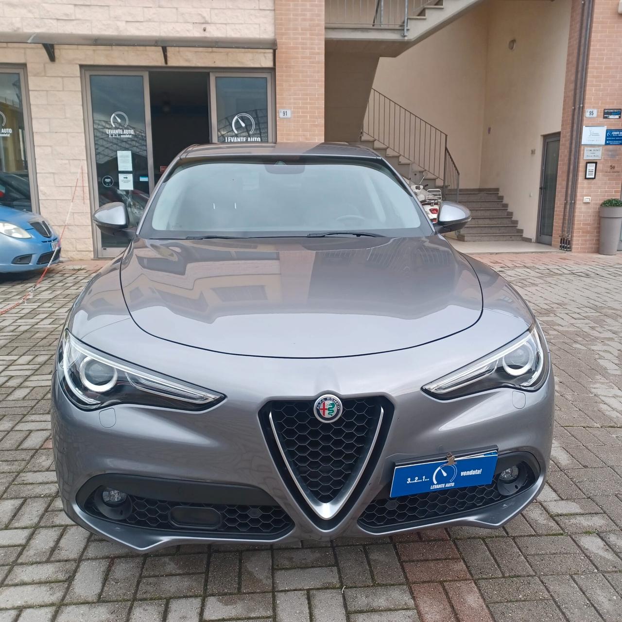 104.880 KM STELVIO 2.1 TDI AUTOM PARI AL NUOVO