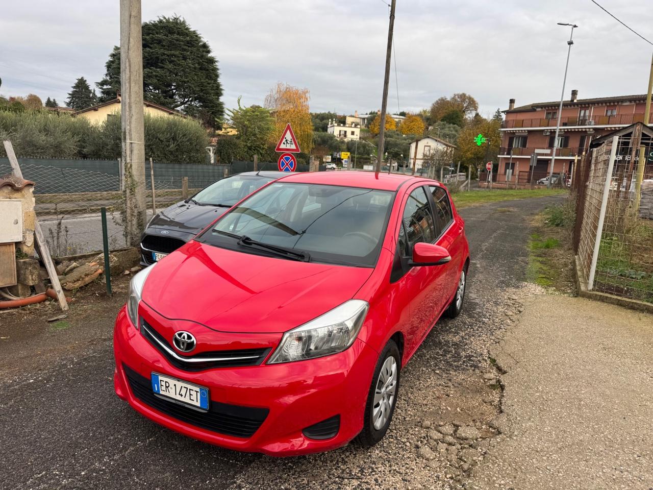 Toyota Yaris 1.0 5 porte Lounge NEOPATENTATI