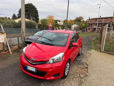 Toyota Yaris 1.0 5 porte Lounge NEOPATENTATI