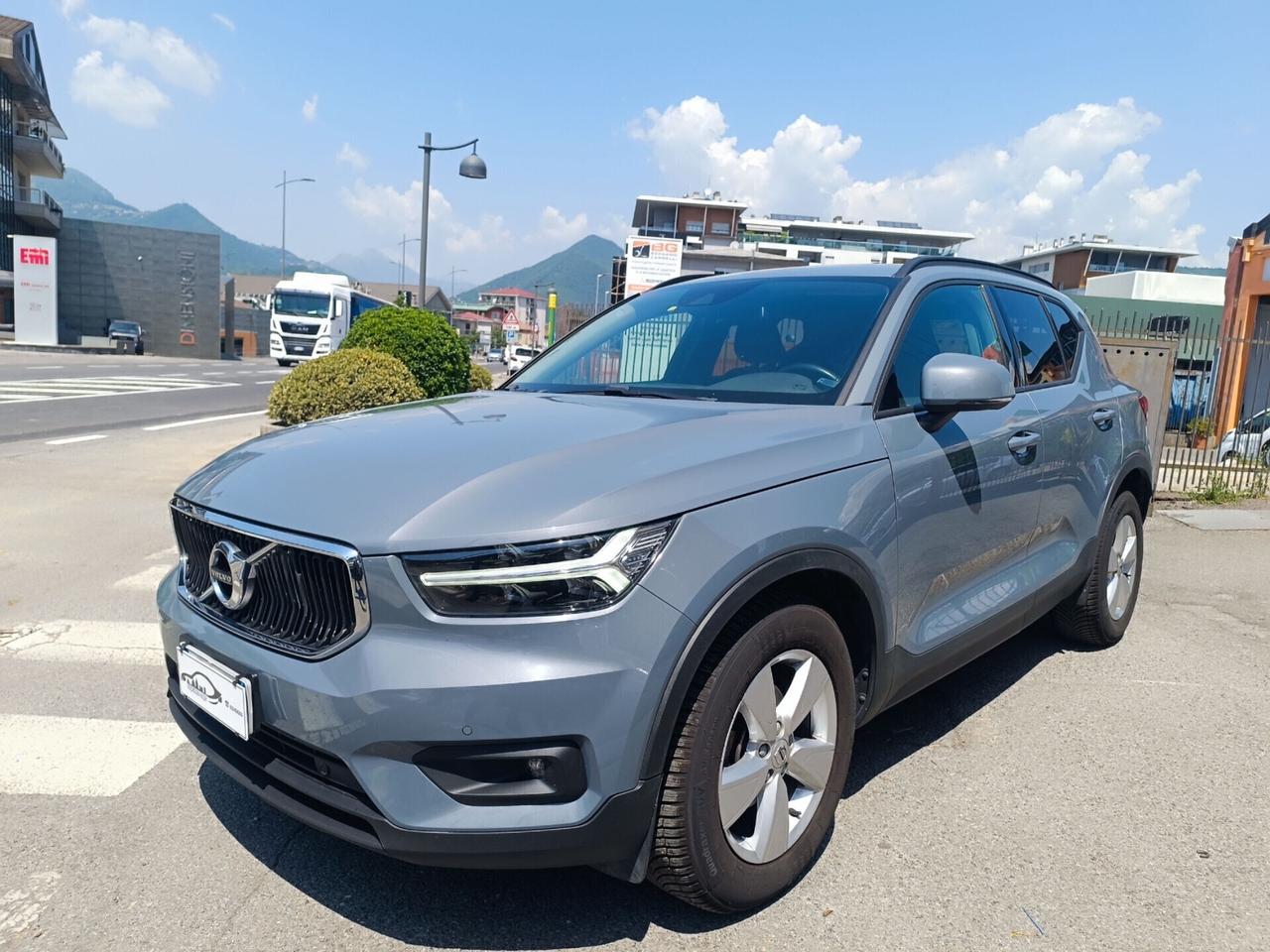 Volvo XC40 D3 Momentum Pro AUTOM. RETROCAMERA NAVI