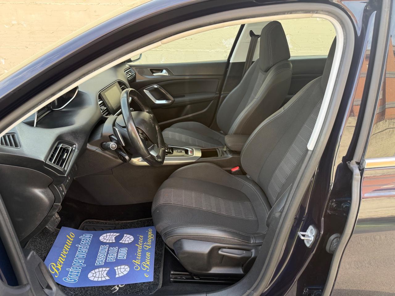 Peugeot 308 1.5diesel CAMBIO AUTOMATICO - 2019