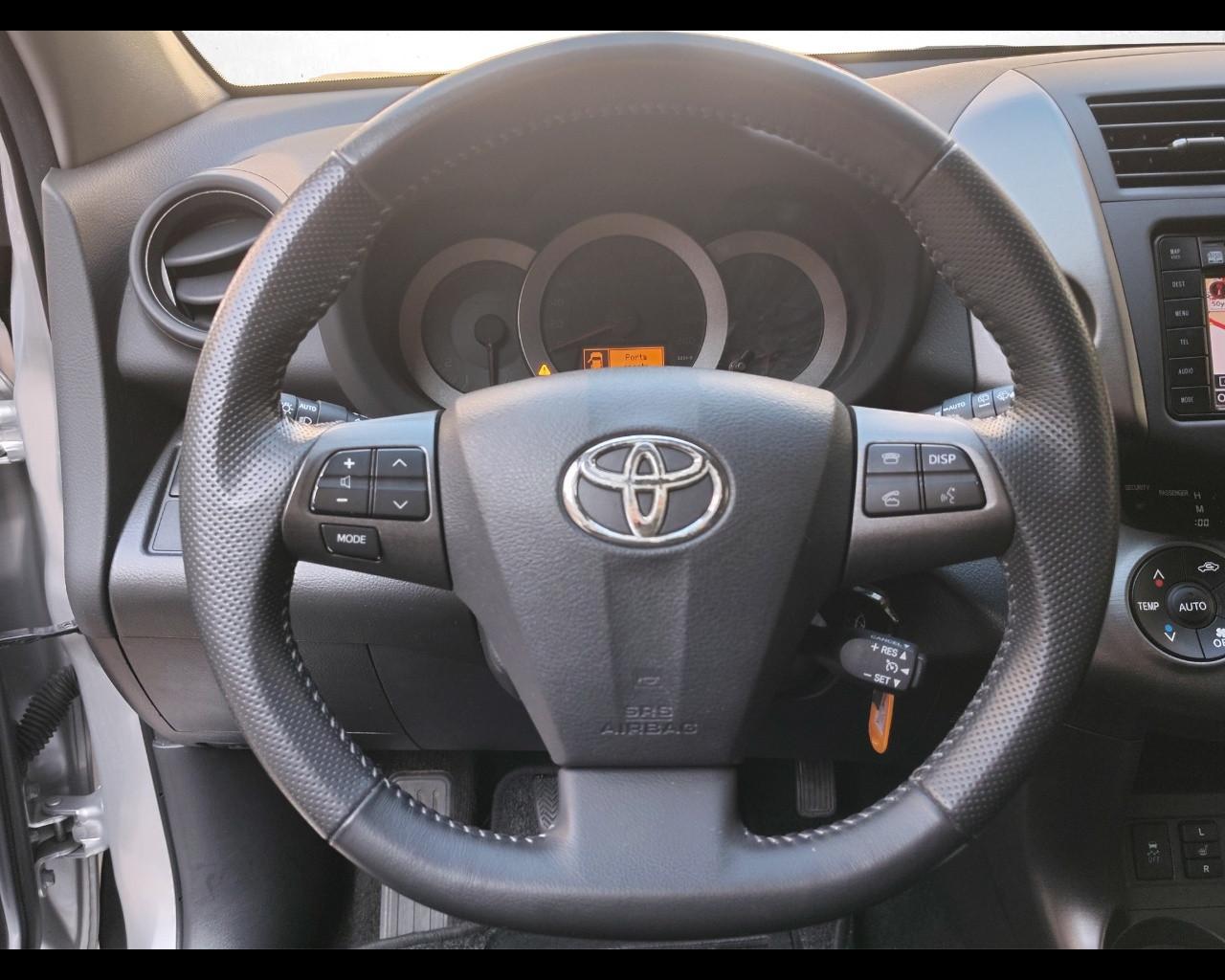 TOYOTA RAV4 3ª serie - RAV4 2.2 D-4D 150 CV DPF