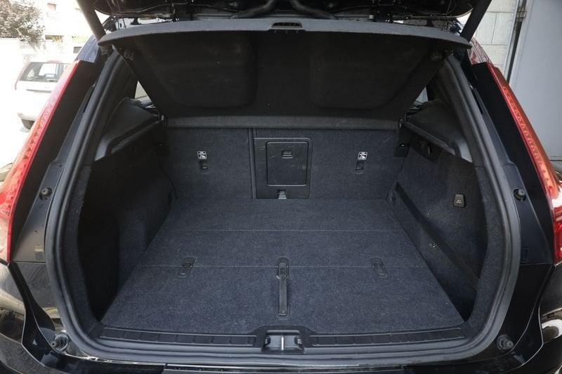 Volvo XC40 D4 AWD Geartronic R-design Tetto Panoramico Unicoproprietario