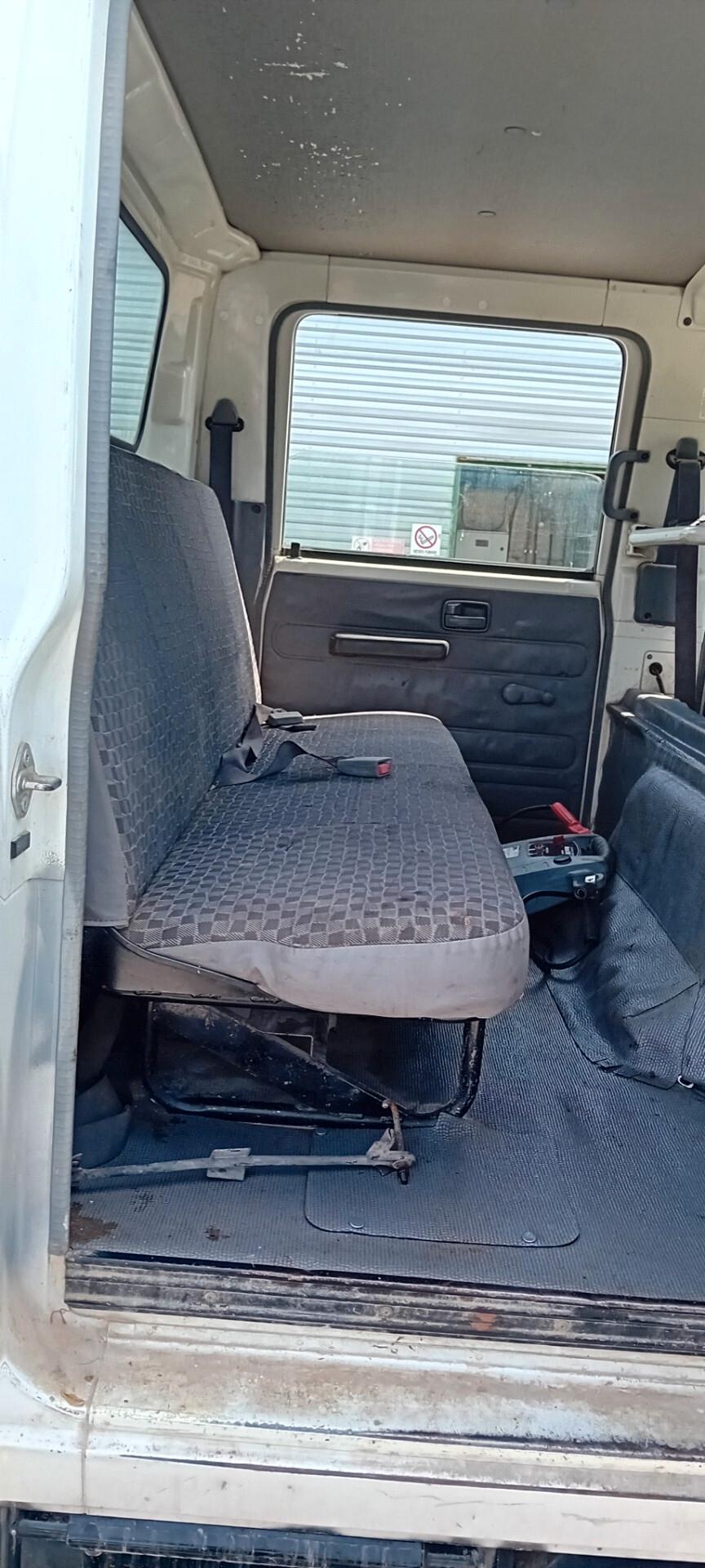Isuzu npr 3.0 turbo diesel ribaltabile trilaterale doppia cabina