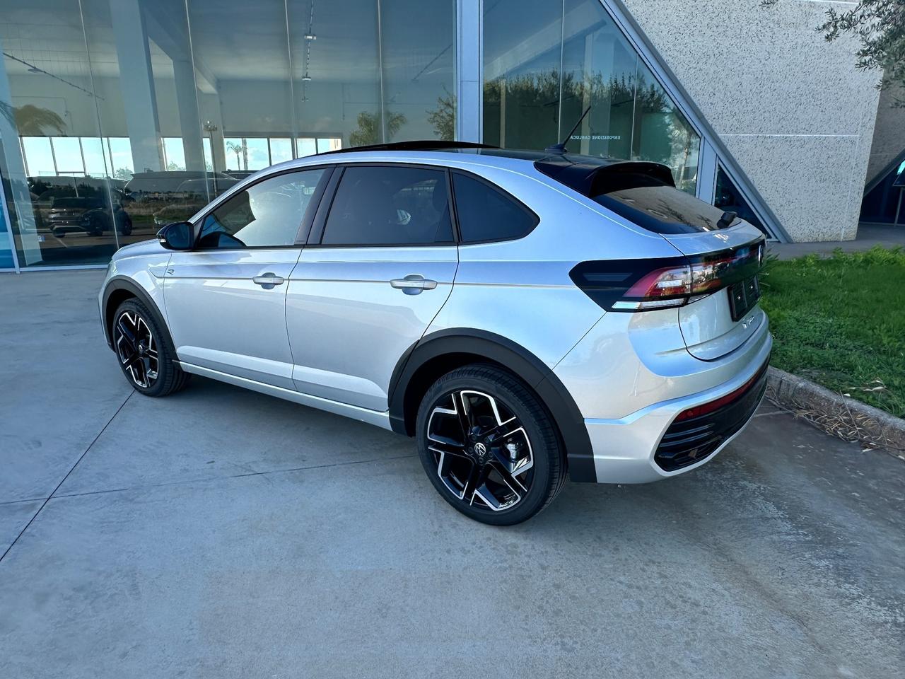 Volkswagen Taigo R-Line 115cv possibilità noleggio no scoring