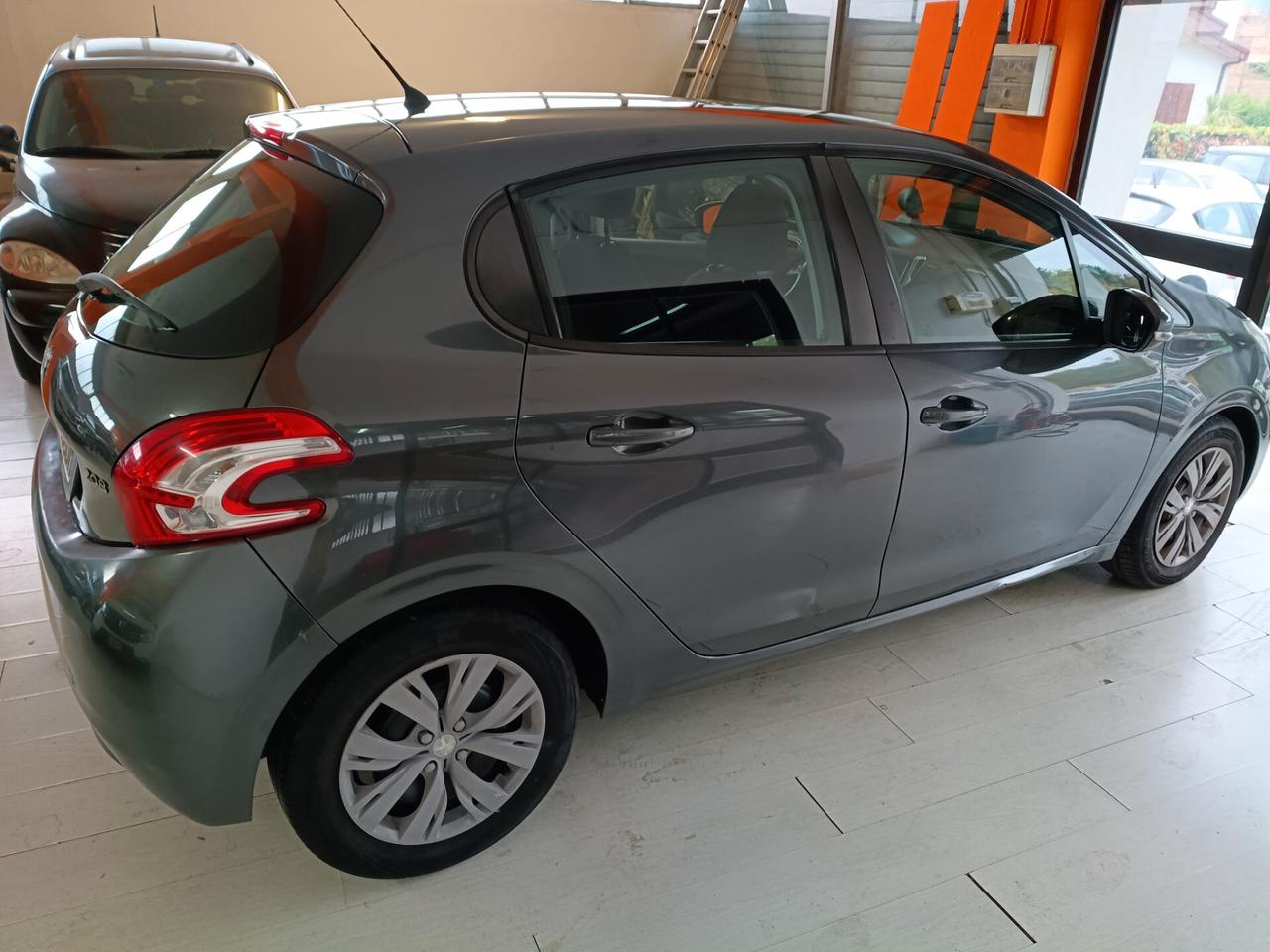 Peugeot 208 1.4 HDi 68 CV 5 porte Active