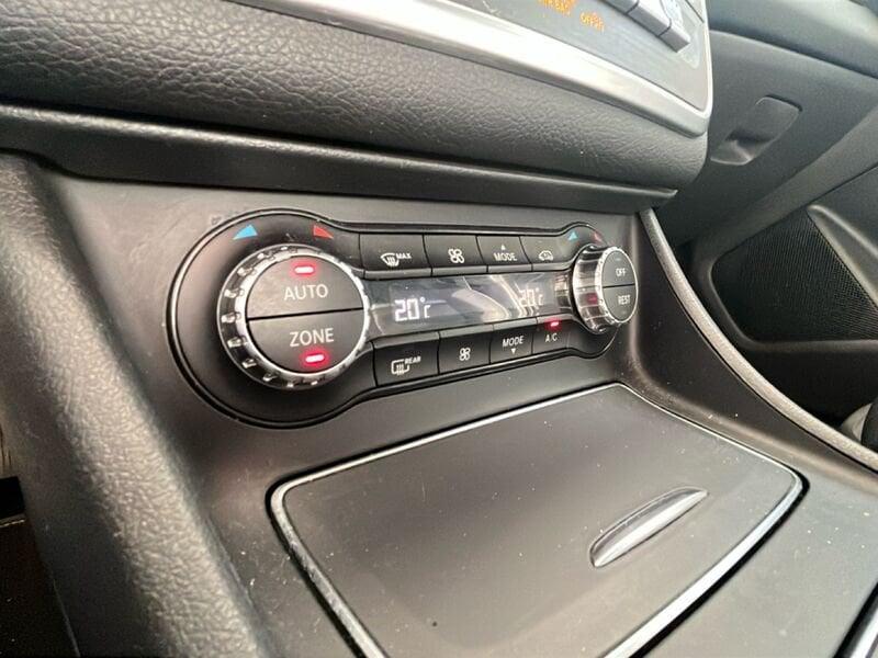 Mercedes-Benz GLA GLA 200 d Automatic Premium