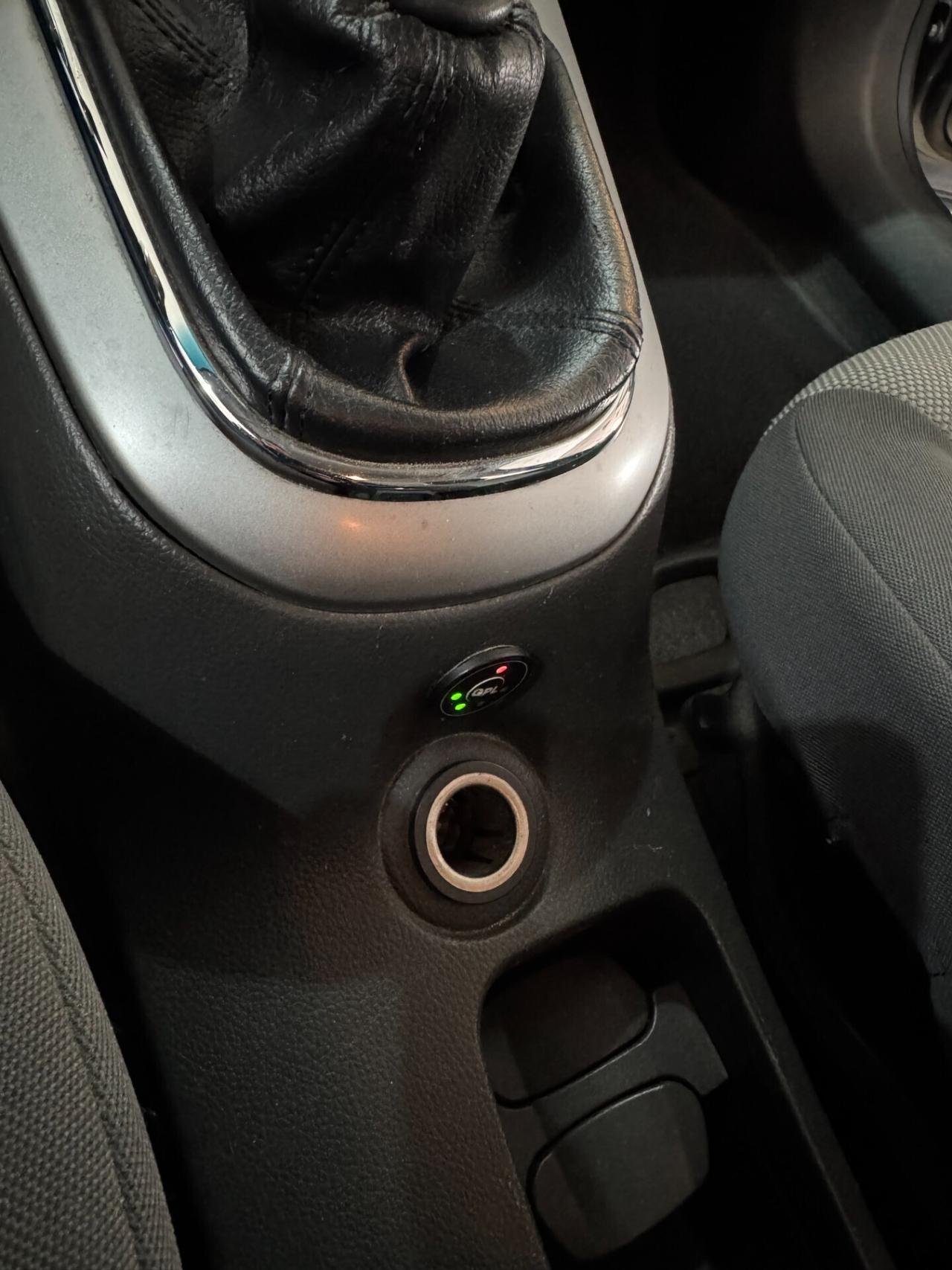 Chevrolet Cruze 1.6 cc. GPL Berlina LS OK NEOPATEN