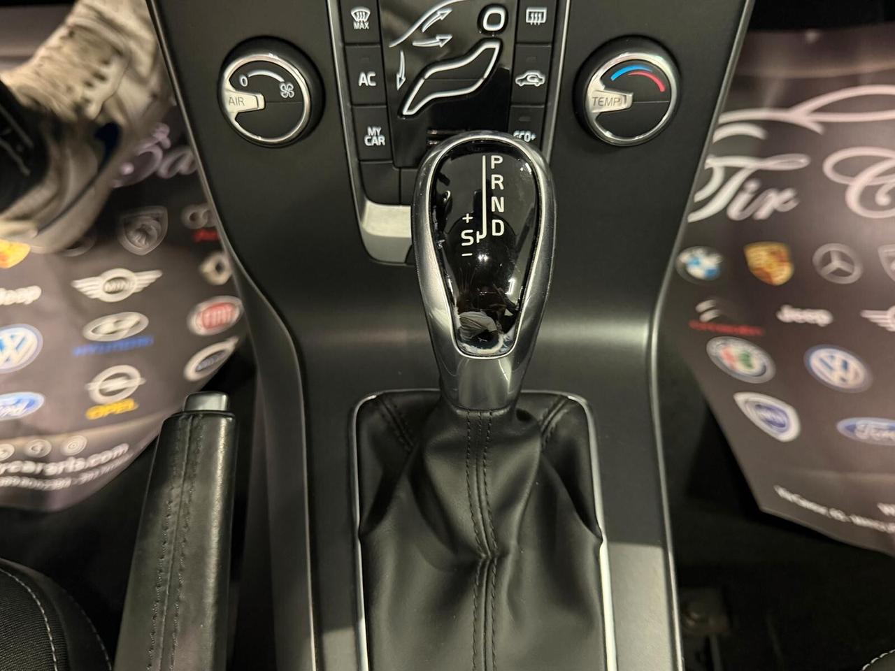 VOLVO V40 2.0 D2 GEARTRONIC 120CV PELLE NAVI CAM ANNO 2019