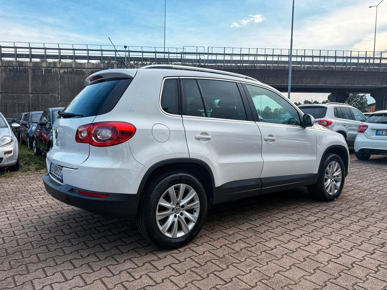 Volkswagen Tiguan 2.0 TDI DPF 4MOTION DSG Sport & Style